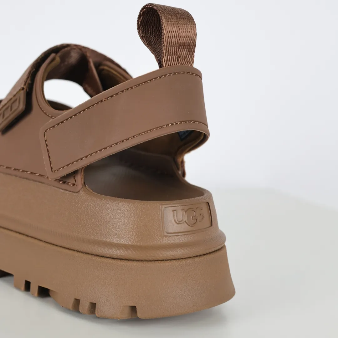 Copy price 💰560 Core recommendation Good price UGG Velcro slippers sandals summer versatile slippers soft sole non-slip beach thick sole casual elegant sandals The style of UGG sandals is really nice. It is suitable for all ages. The soles are made of super lightweight EVA foam. The classic material of U family can be said to be "light" to let you enjoy a different naked feeling. It is one of the most worth buying sandals in history. I guarantee you will not regret the series. Original OEM production Y products are available now. Size: 35 36 37 38 39 40